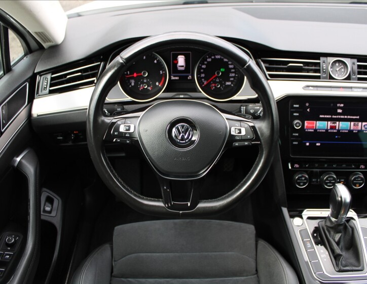 Volkswagen Passat 10