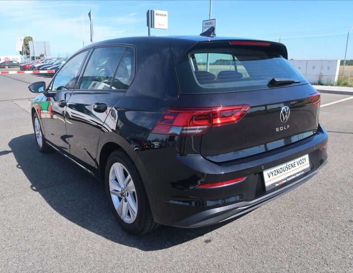 Volkswagen Golf 9