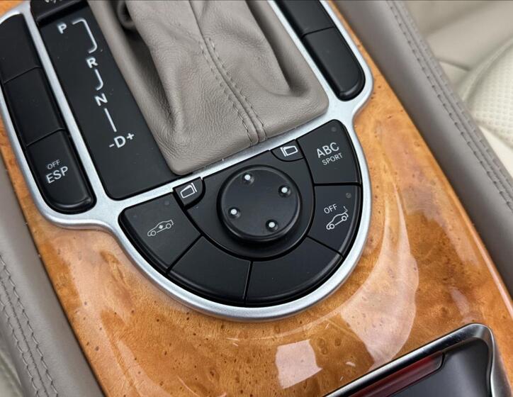 Mercedes-Benz SL 27