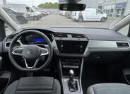 Volkswagen Touran 8