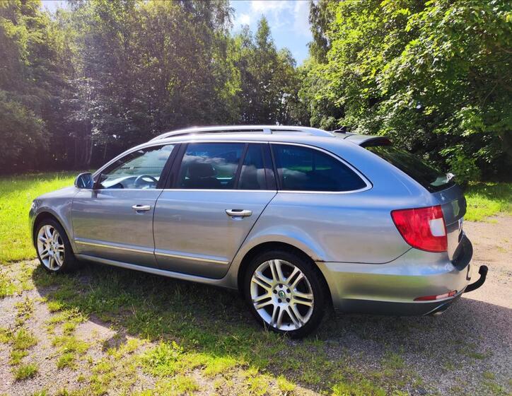 Škoda Superb 11