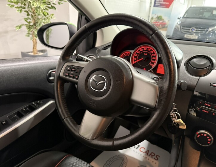 Mazda 2 18