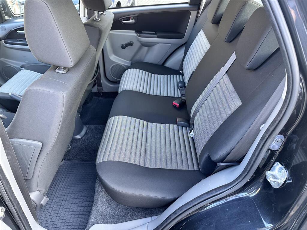 Suzuki SX4 13
