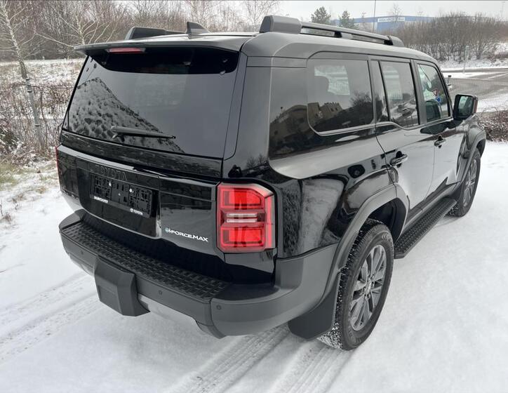 Toyota Land Cruiser 7