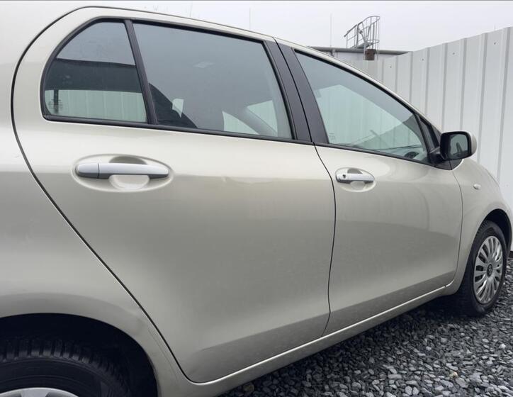 Toyota Yaris 17