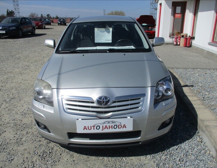 Toyota Avensis 2