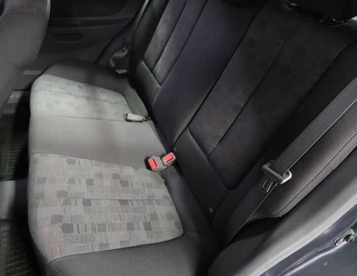 Hyundai Accent 10