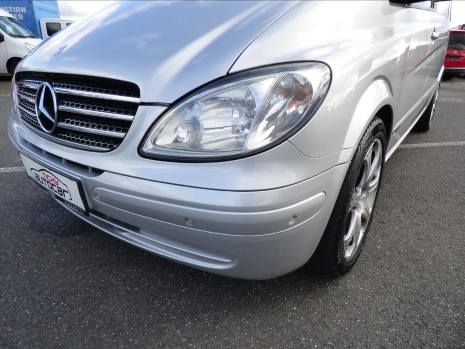 Mercedes-Benz Viano 38
