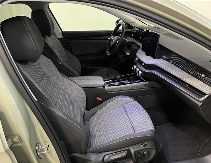 Škoda Superb 24