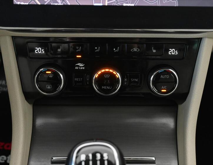Škoda Superb 22