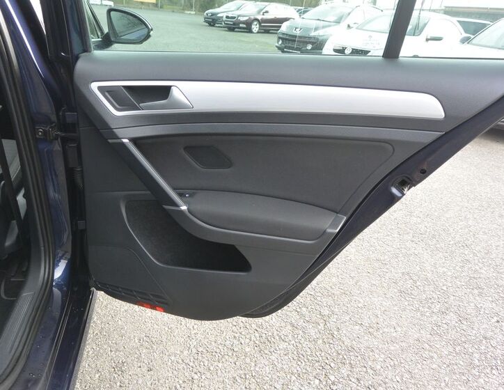 Volkswagen Golf 29