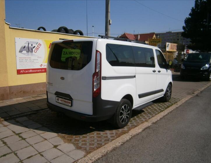 Ford Tourneo Custom 6