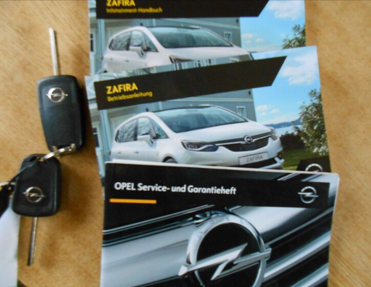 Opel Zafira 34