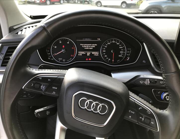 Audi Q5 8