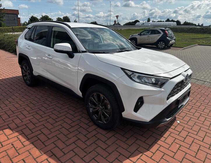 Toyota RAV4 2