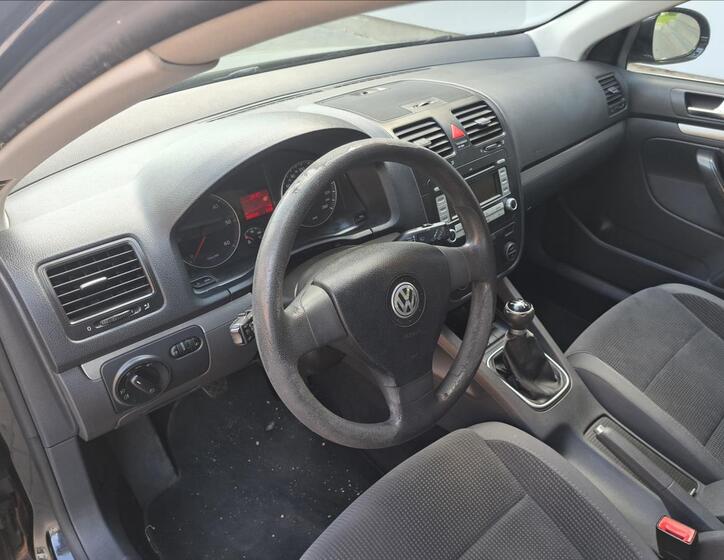 Volkswagen Golf 16