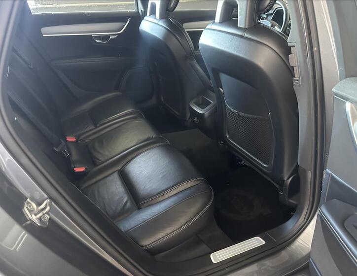 Volvo V90 19