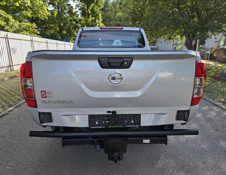Nissan Navara 5