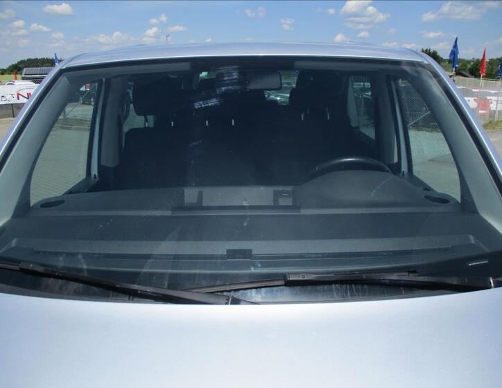 Volkswagen Caravelle 27