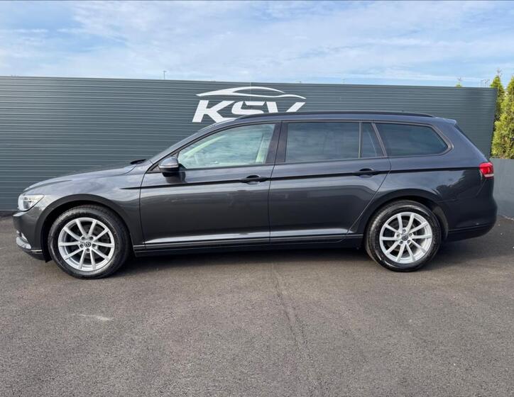 Volkswagen Passat 10