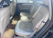Audi Q7 11