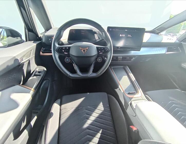 Cupra Born 11