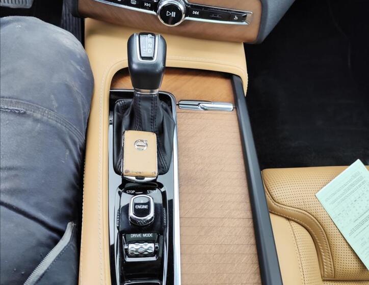 Volvo XC90 23