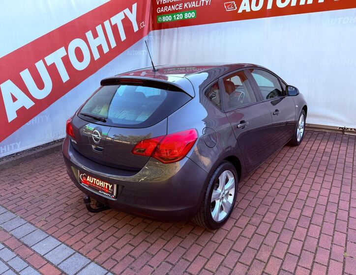 Opel Astra 8