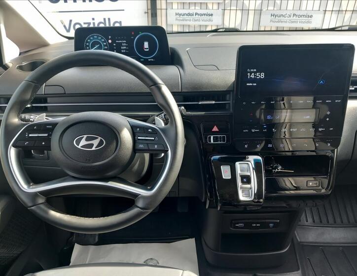 Hyundai Staria 9