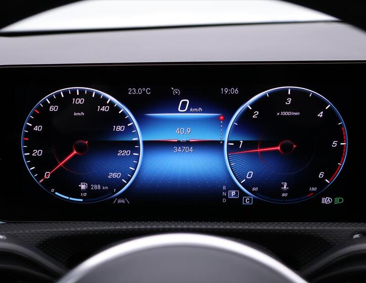 Mercedes-Benz CLA 21