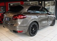 Porsche Cayenne 6