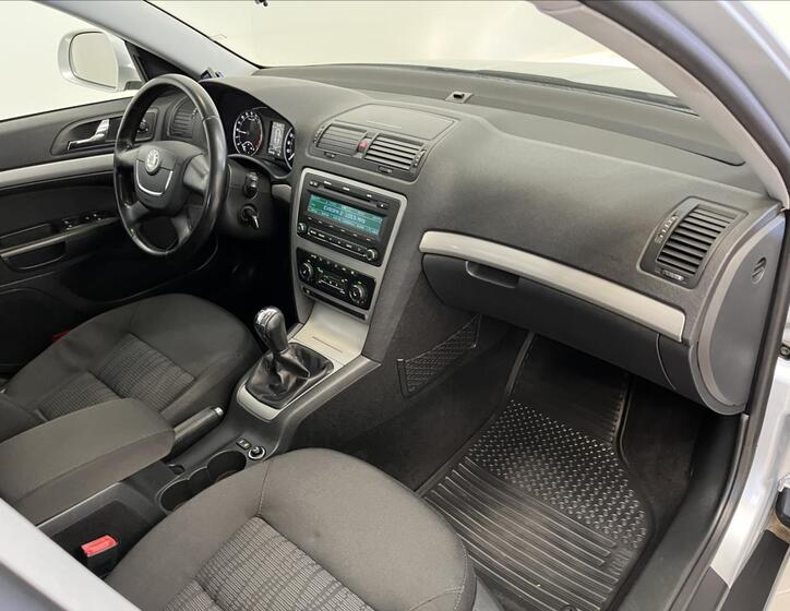 Škoda Octavia 16