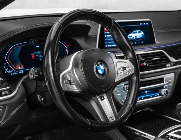 BMW Řada 7 14