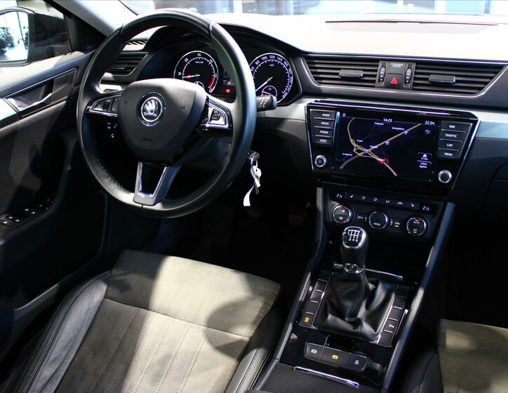 Škoda Superb 12