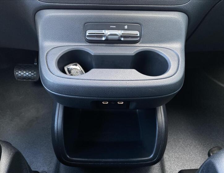 Mercedes-Benz Vito 16