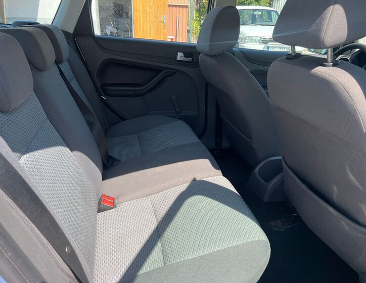Ford Focus 14
