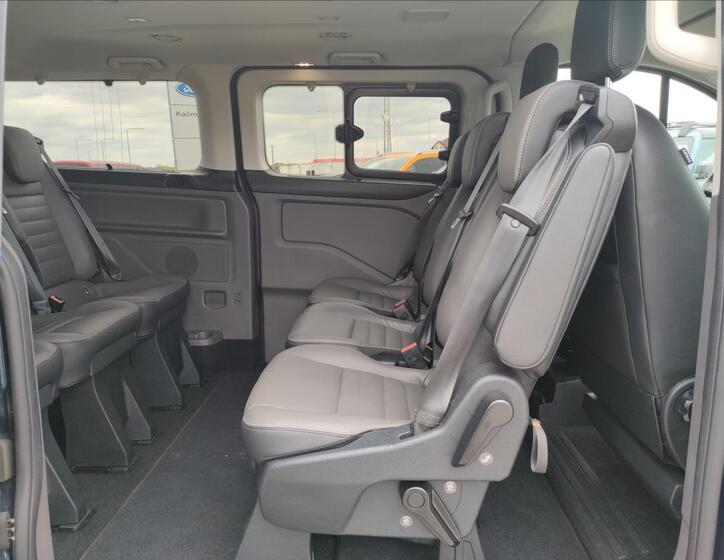 Ford Tourneo Custom 15