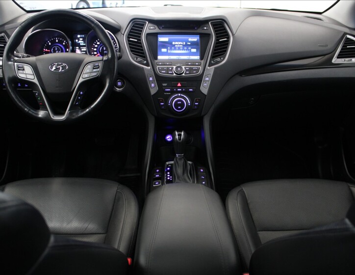 Hyundai Santa Fe 8