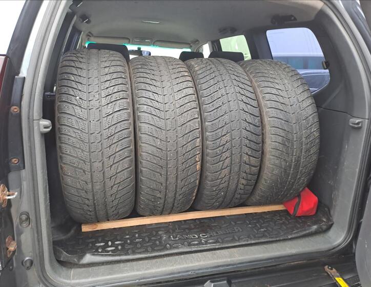 Toyota Land Cruiser 15
