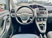 Toyota Verso 21