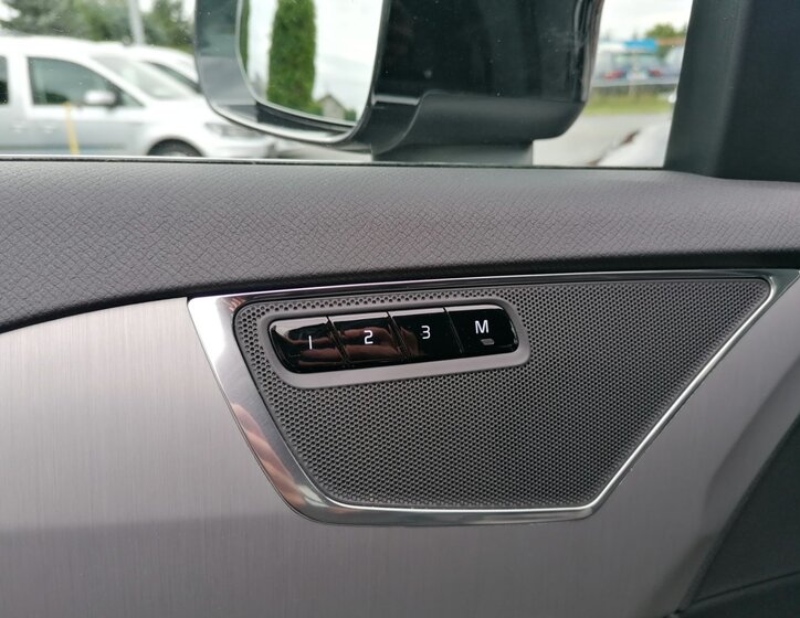 Volvo XC90 24