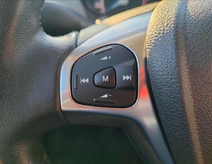 Ford Tourneo Courier 23
