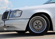 Mercedes-Benz 124 37