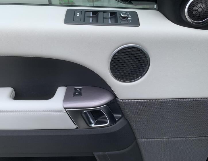 Land Rover Range Rover Sport 30