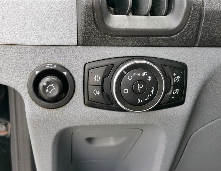 Ford Transit 13