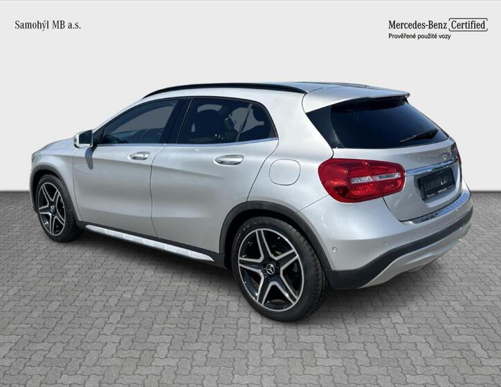 Mercedes-Benz GLA 3