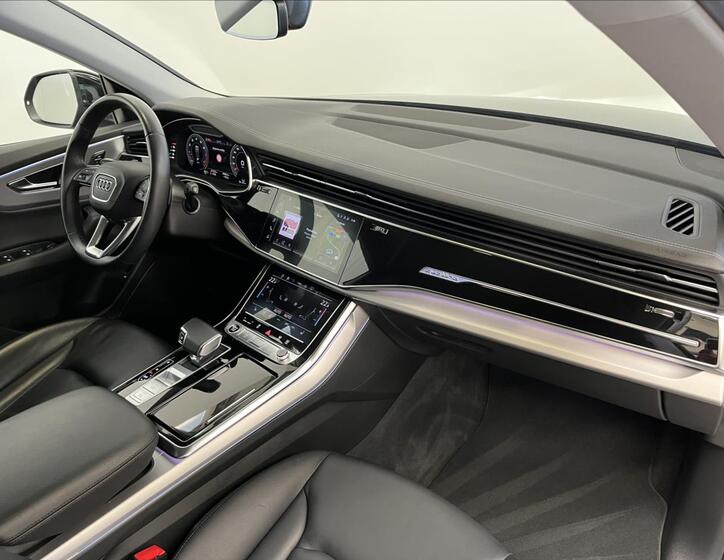 Audi Q8 22