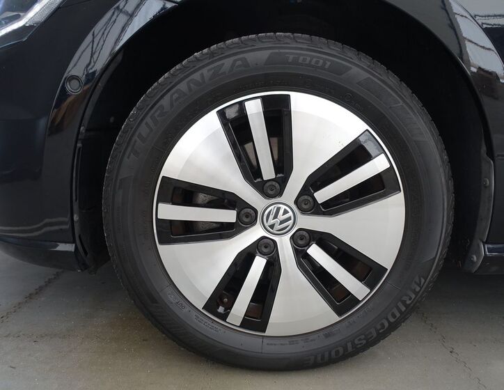 Volkswagen Golf 36