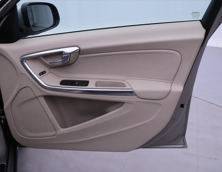 Volvo S60 13