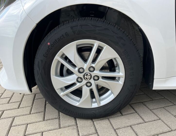 Toyota Yaris 27